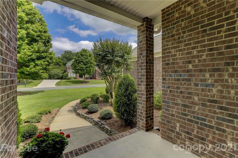16909 Turtle Point Rd, Charlotte, NC 28278