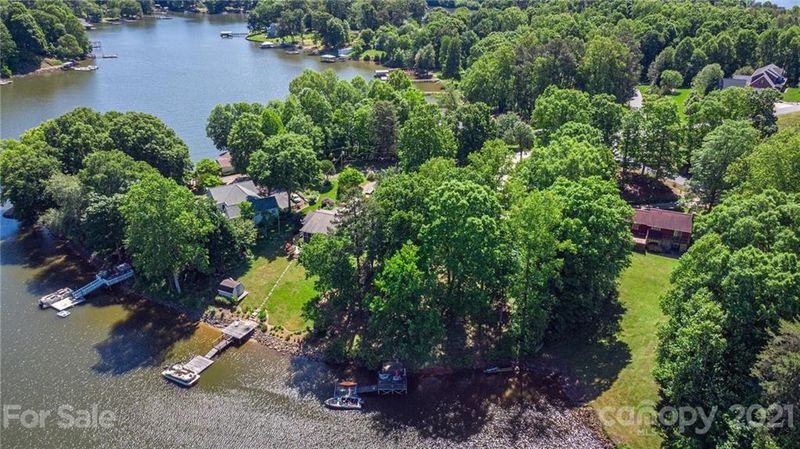 6948 Shade Tree Ln, Sherrills Ford, NC 28673