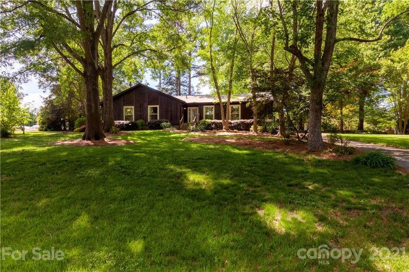 14047 Horseback Cir, Matthews, NC 28105
