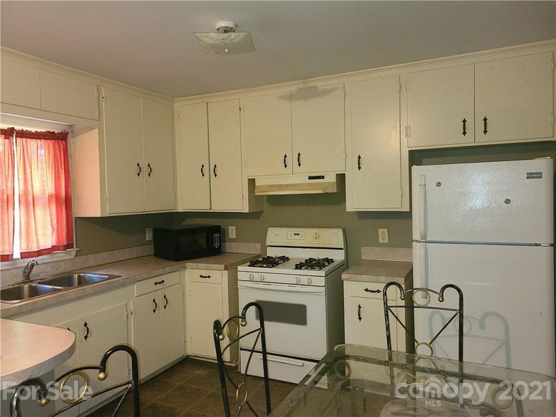 613 Westside Ter, Davidson, NC 28036