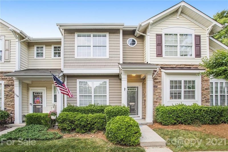 1104 Drummond Ln, Matthews, NC 28104