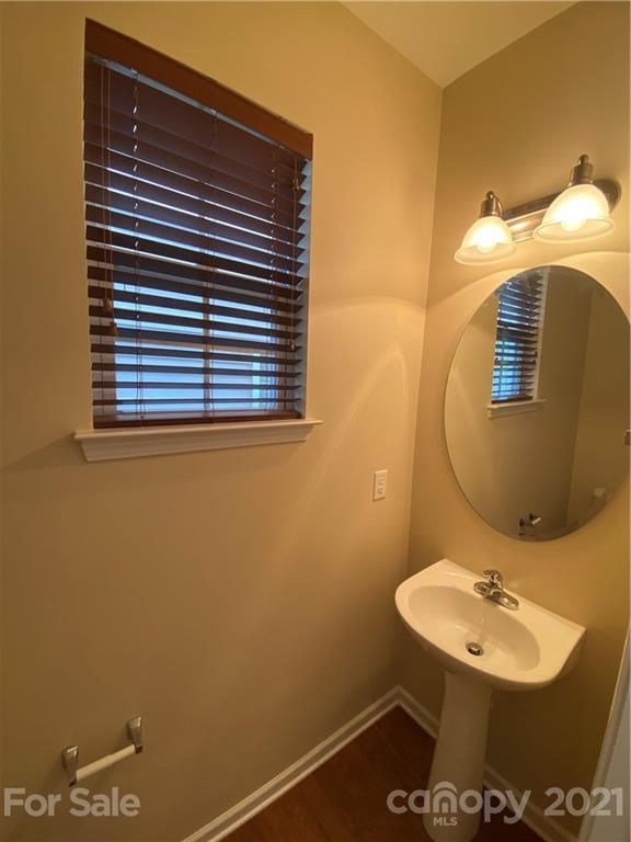 912 Old Forester Ln, Charlotte, NC 28214