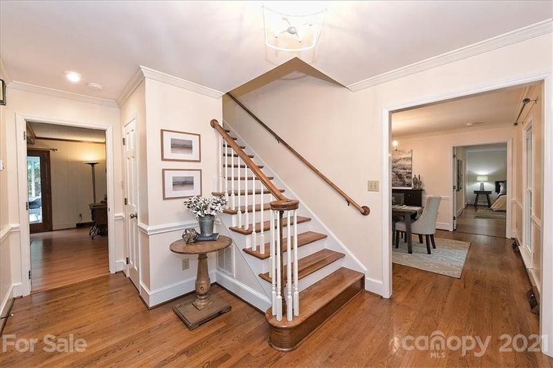 9801 Providence Forest Ln, Charlotte, NC 28270