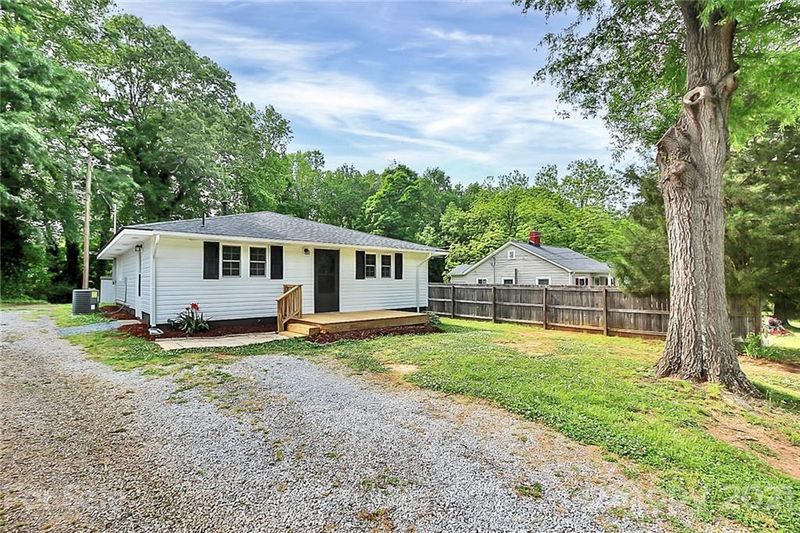505 North Dr, Cherryville, NC 28201