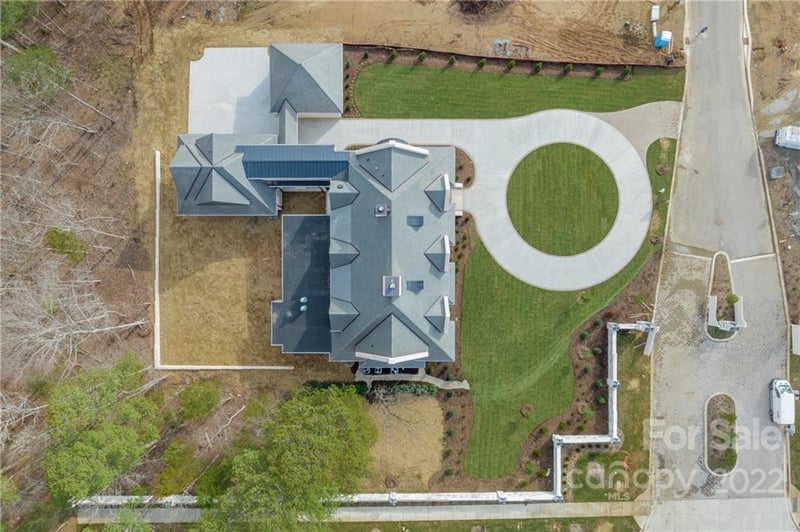 8011 Litaker Manor Ct, Charlotte, NC 28270