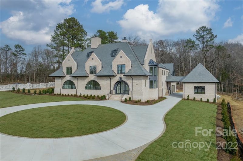 8011 Litaker Manor Ct, Charlotte, NC 28270