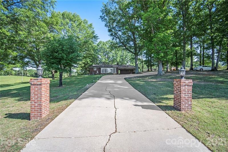 900 Irish Potato Rd, Concord, NC 28025