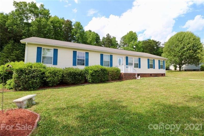 1019 Daniel Dr, Stanley, NC 28164