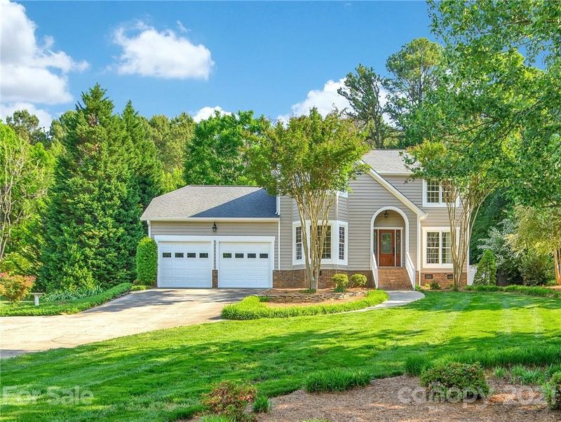 8025 Waterford Dr, Stanley, NC 28164