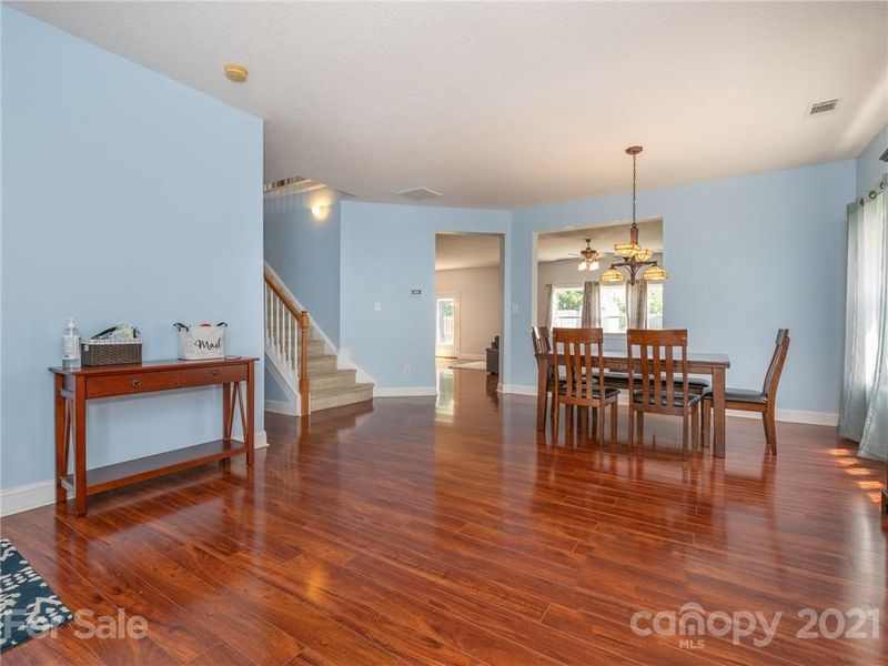 13516 Pontchatrain Ave, Charlotte, NC 28273