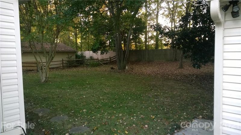 6800 Stoney Ridge Rd, Matthews, NC 28104