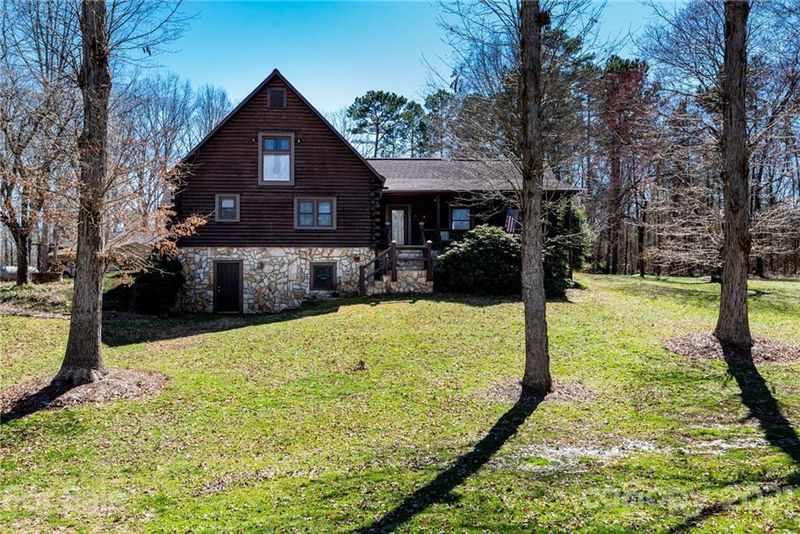 304 Chickasaw Trl, Maiden, NC 28650
