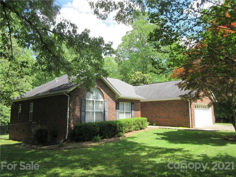 1035 24th St E, Newton, NC 28658