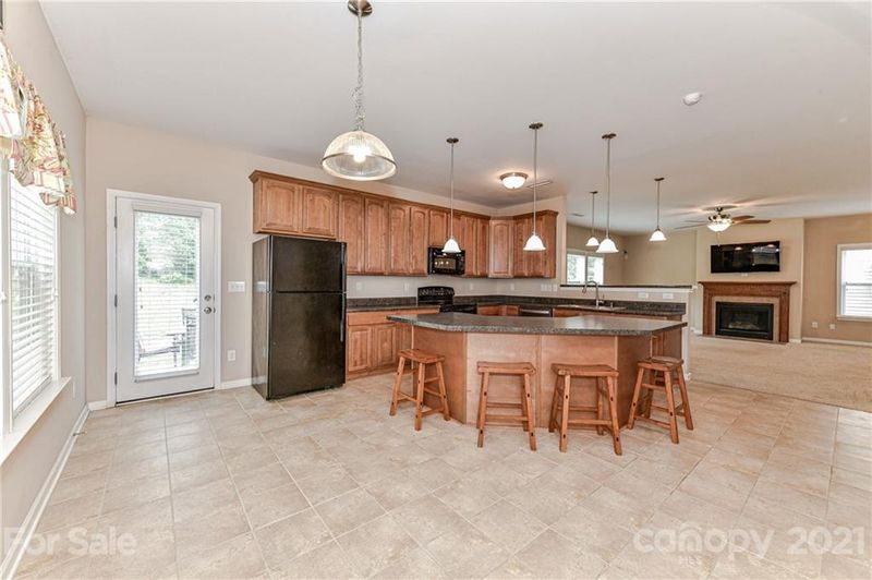 111 N Cromwell Dr, Mooresville, NC 28115