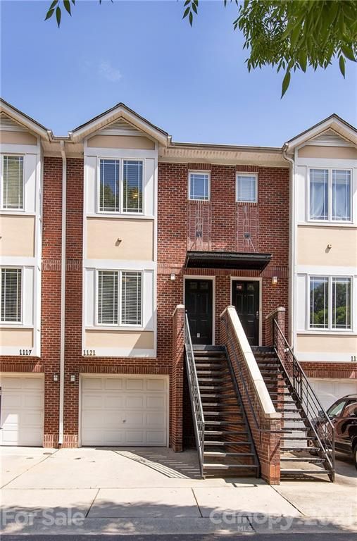 1121 Kurt Ct, Charlotte, NC 28209
