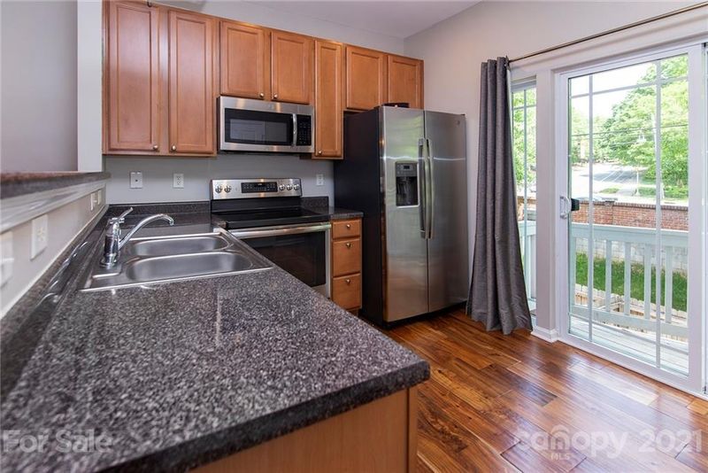 1121 Kurt Ct, Charlotte, NC 28209
