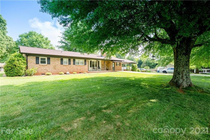 1947 Disney Ln, Newton, NC 28658