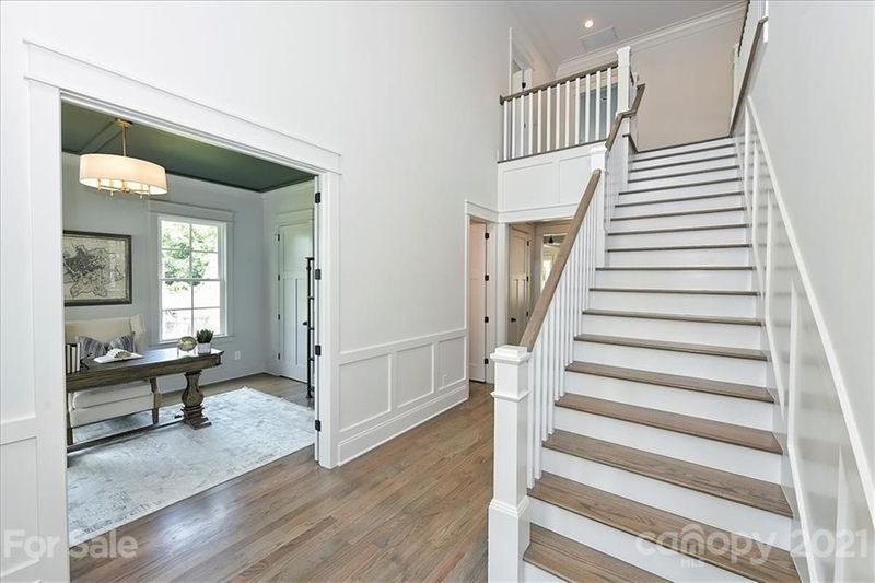 301 Marsh Rd, Charlotte, NC 28209