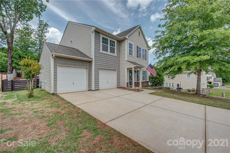 1527 Kellys Landing Dr, Mount Holly, NC 28120