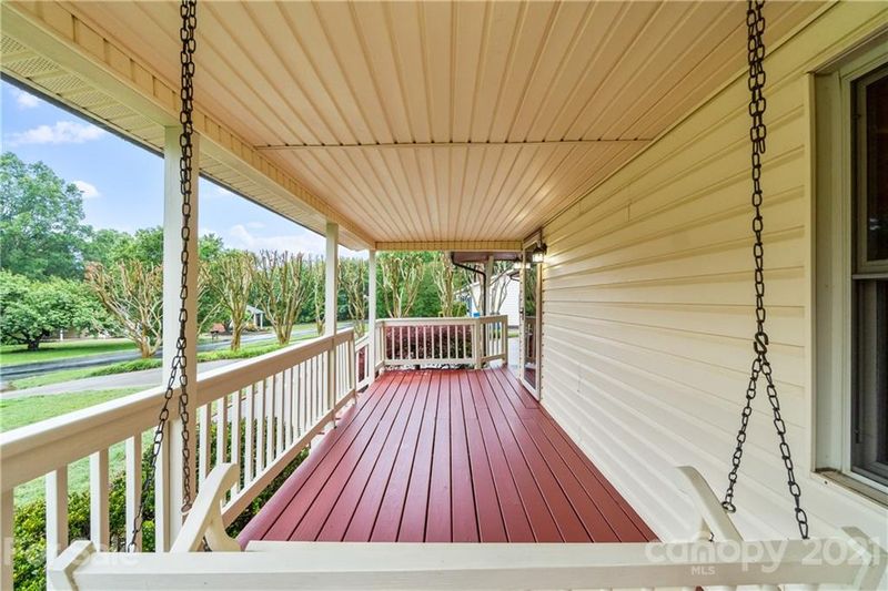 5366 Stonewood Dr, Hickory, NC 28602