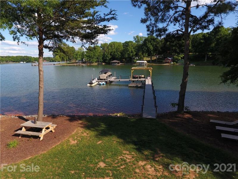 8347 Drena Dr, Sherrills Ford, NC 28673