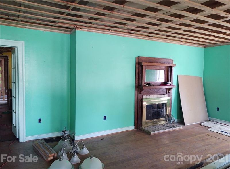 303 N High St N, Lincolnton, NC 28092