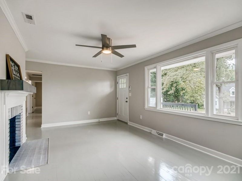 435 Bartling Rd, Charlotte, NC 28209