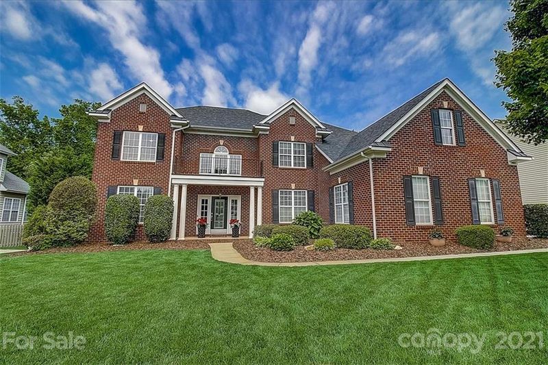 2402 Lord Anson Dr, Waxhaw, NC 28173