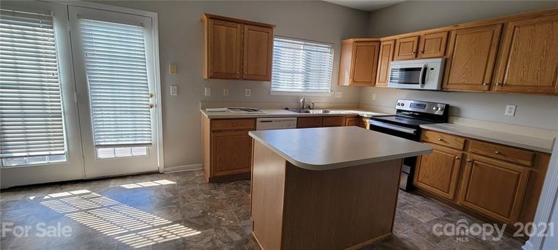 16213 Peachmont Dr, Cornelius, NC 28031