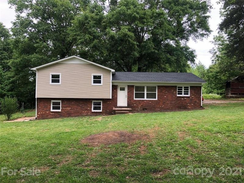 2825 Sherlock St, Claremont, NC 28610