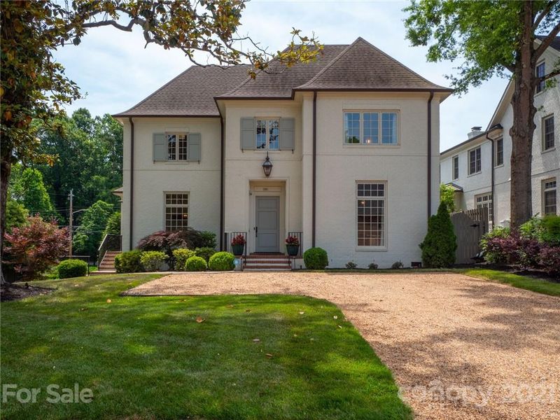 1501 Providence Dr, Charlotte, NC 28211