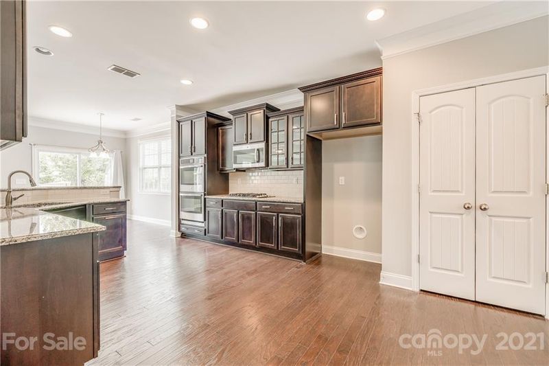 576 Rosemary Ln, Tega Cay, SC 29708