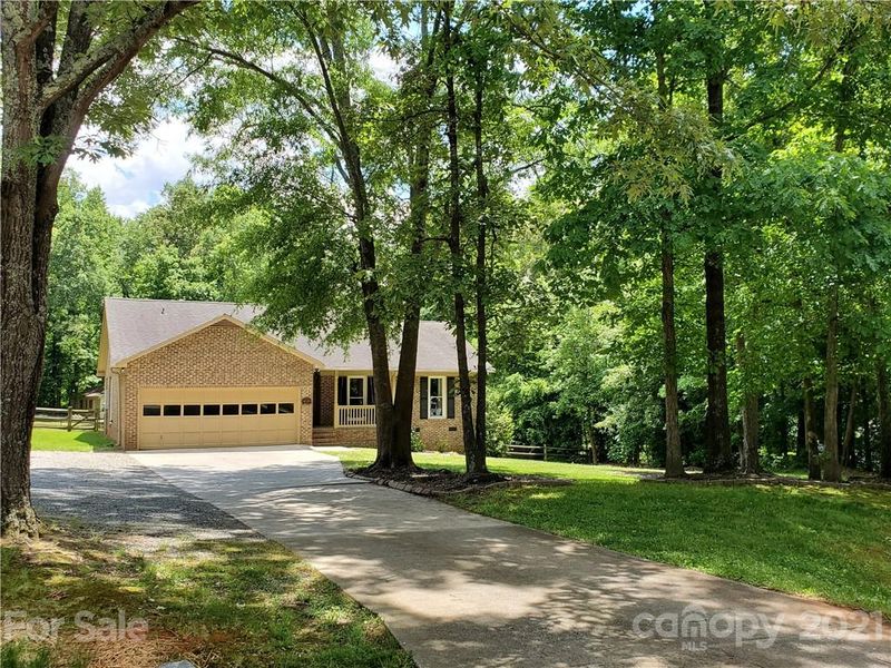 8129 Appaloosa Ln, Charlotte, NC 28215