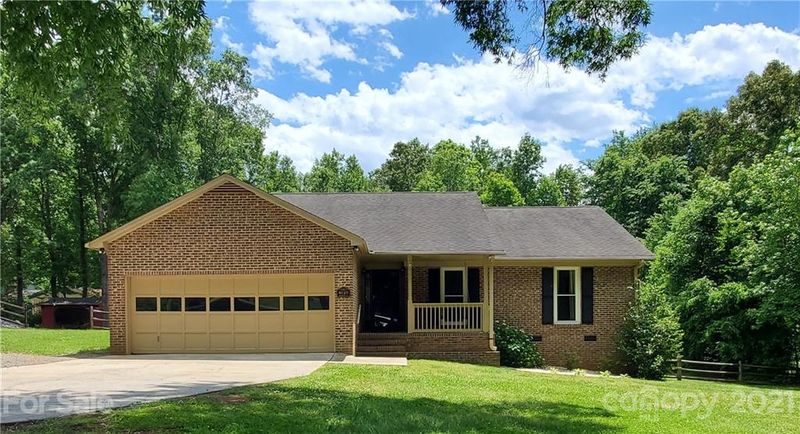 8129 Appaloosa Ln, Charlotte, NC 28215