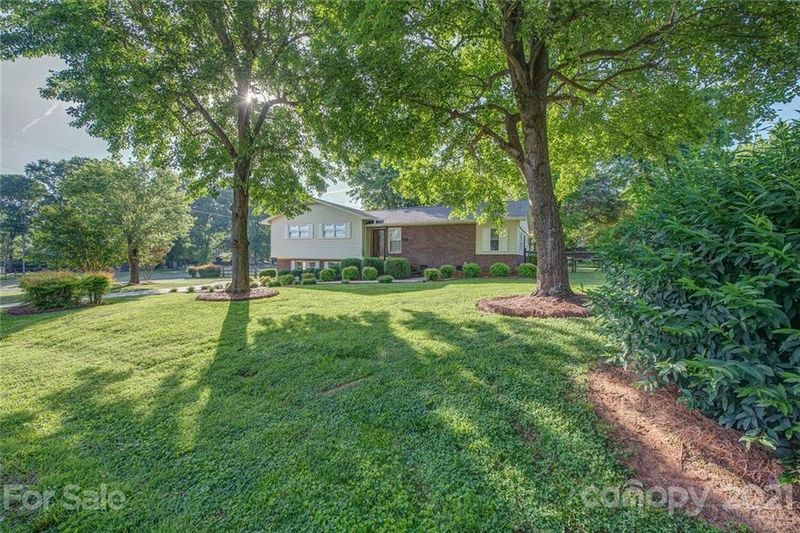 2404 Hoffman St, Gastonia, NC 28054