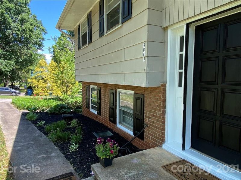 4642 Diamond St, Claremont, NC 28610