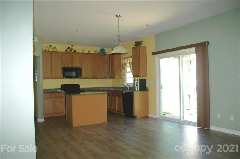 3415 Ashley View Dr, Charlotte, NC 28213