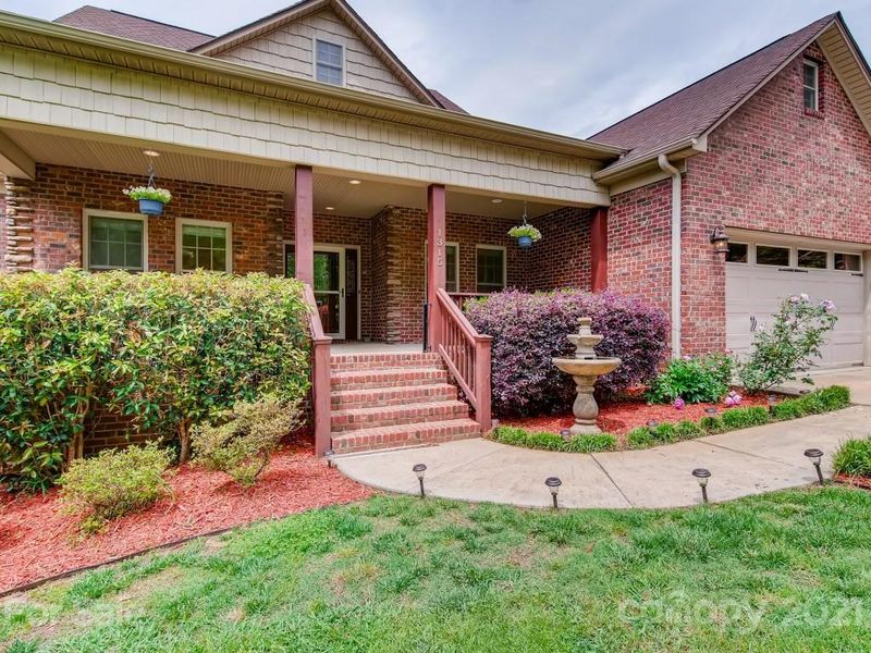 1315 Clinton Ct, Iron Station, NC 28080