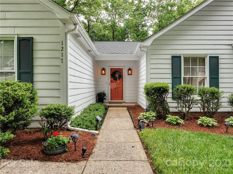 1217 Cindy Carr Dr, Matthews, NC 28105