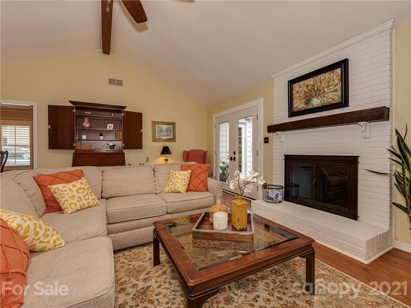 1217 Cindy Carr Dr, Matthews, NC 28105