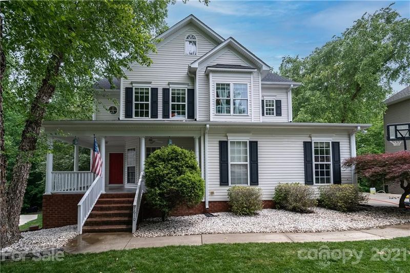 7610 Windsor Forest Pl, Harrisburg, NC 28075