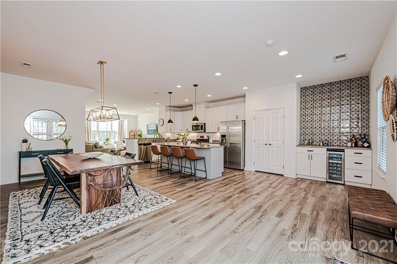 1810 Evergreen Dr, Charlotte, NC 28208