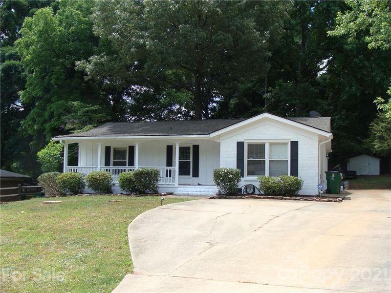 8609 Stonehurst Dr, Charlotte, NC 28214