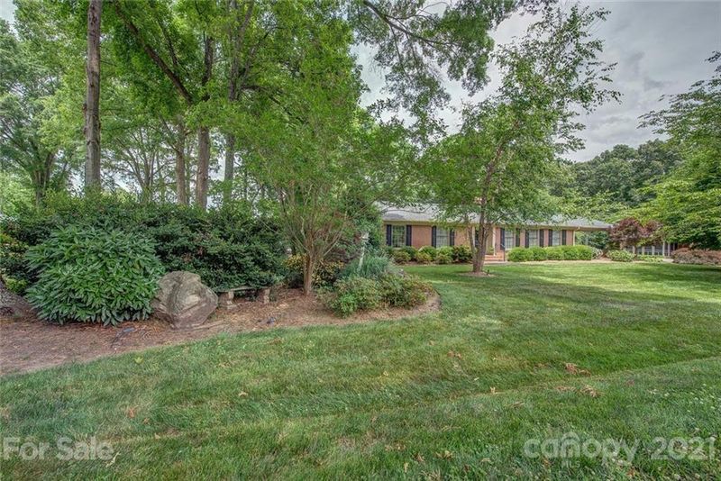 101 E Florida Ave, Bessemer City, NC 28016