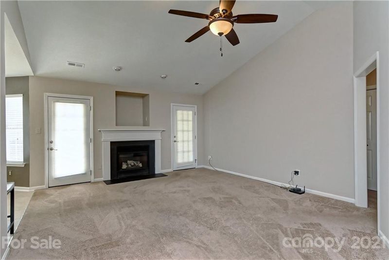 4025 Maple Shore Dr, Matthews, NC 28104