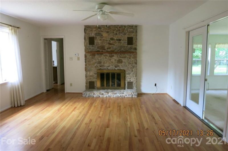 410 2nd Ave NW #12, Conover, NC 28613