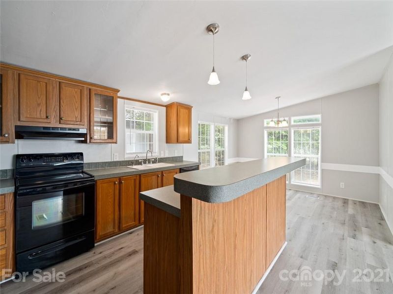 2920 Eastcliff Dr, Maiden, NC 28650