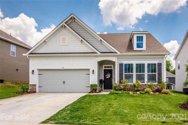 150 Longleaf Dr, Mooresville, NC 28117
