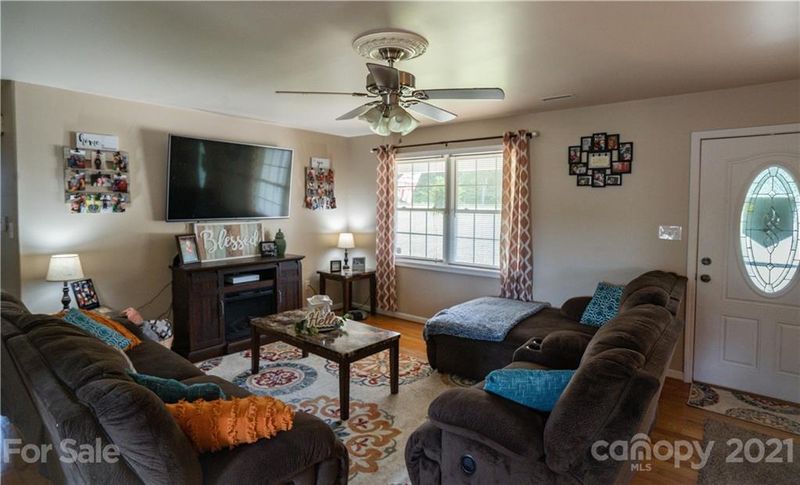 2400 Shoal Rd, Crouse, NC 28033