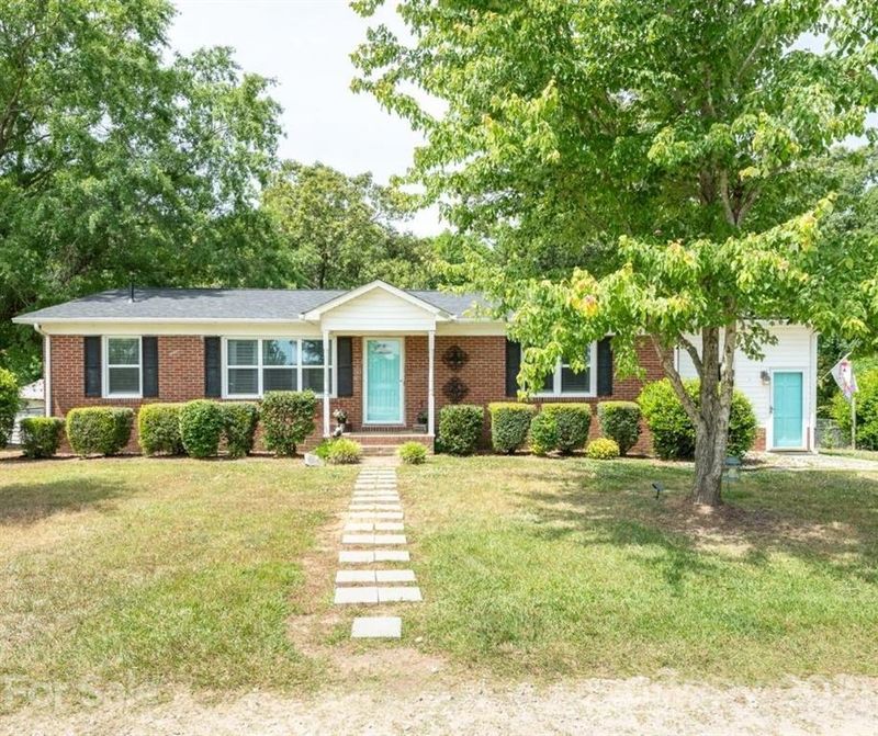 1901 Bertha Knight Rd, Lancaster, SC 29720